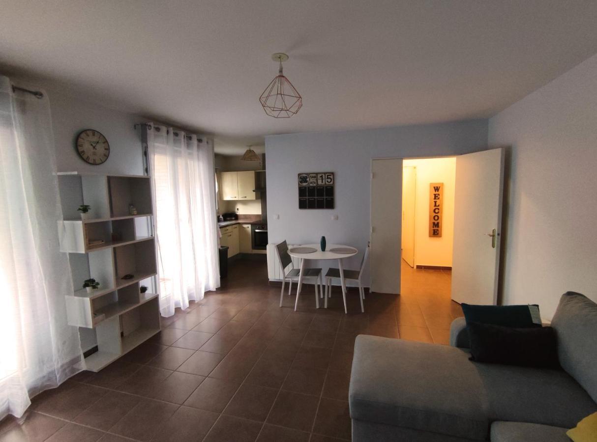 Appartement Avec Jardin Et Terrasse Pres De Paris Mantes-la-Jolie Eksteriør billede