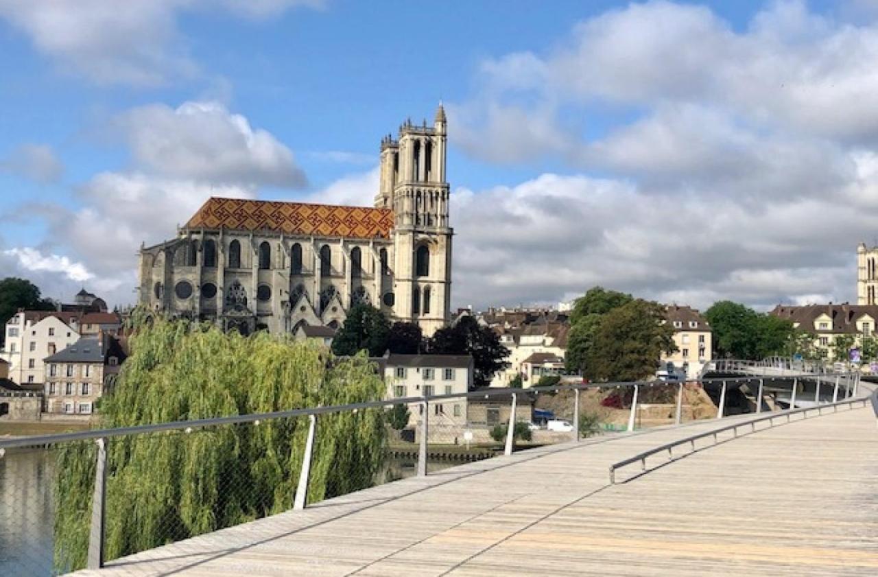 Appartement Avec Jardin Et Terrasse Pres De Paris Mantes-la-Jolie Eksteriør billede